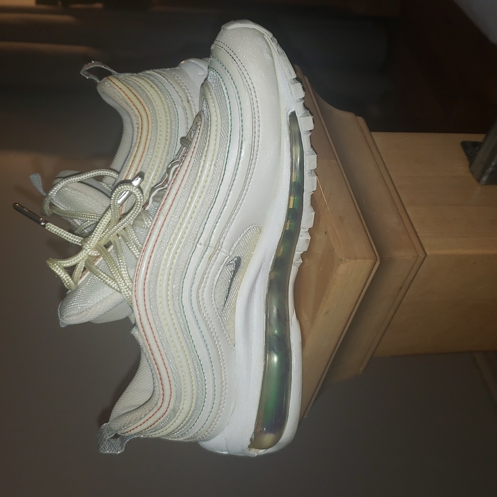 Sneakers - Picture 3 of 5